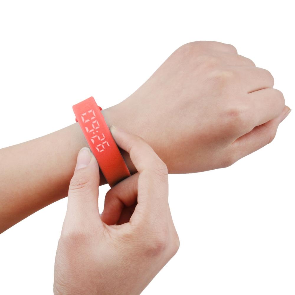 Weinheim Fitness Armband mit 3D-Display und Schrittzähler 1